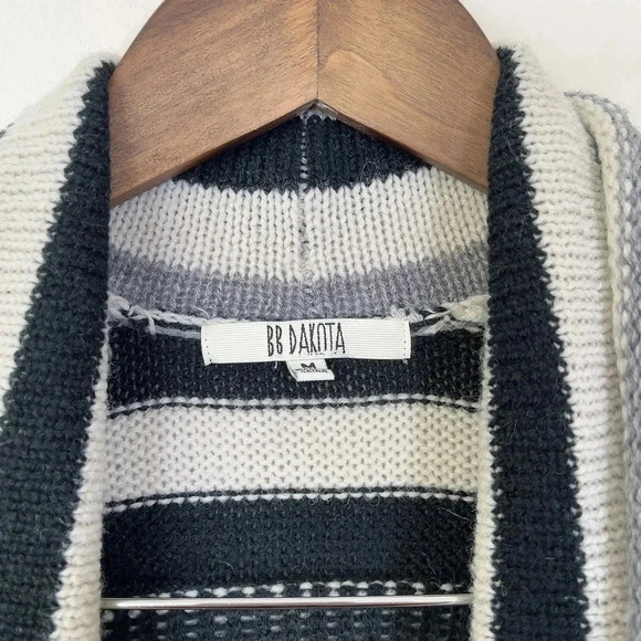 BB DAKOTA | ROLLY OPEN FRONT CARDIGAN - Picture 9 of 14